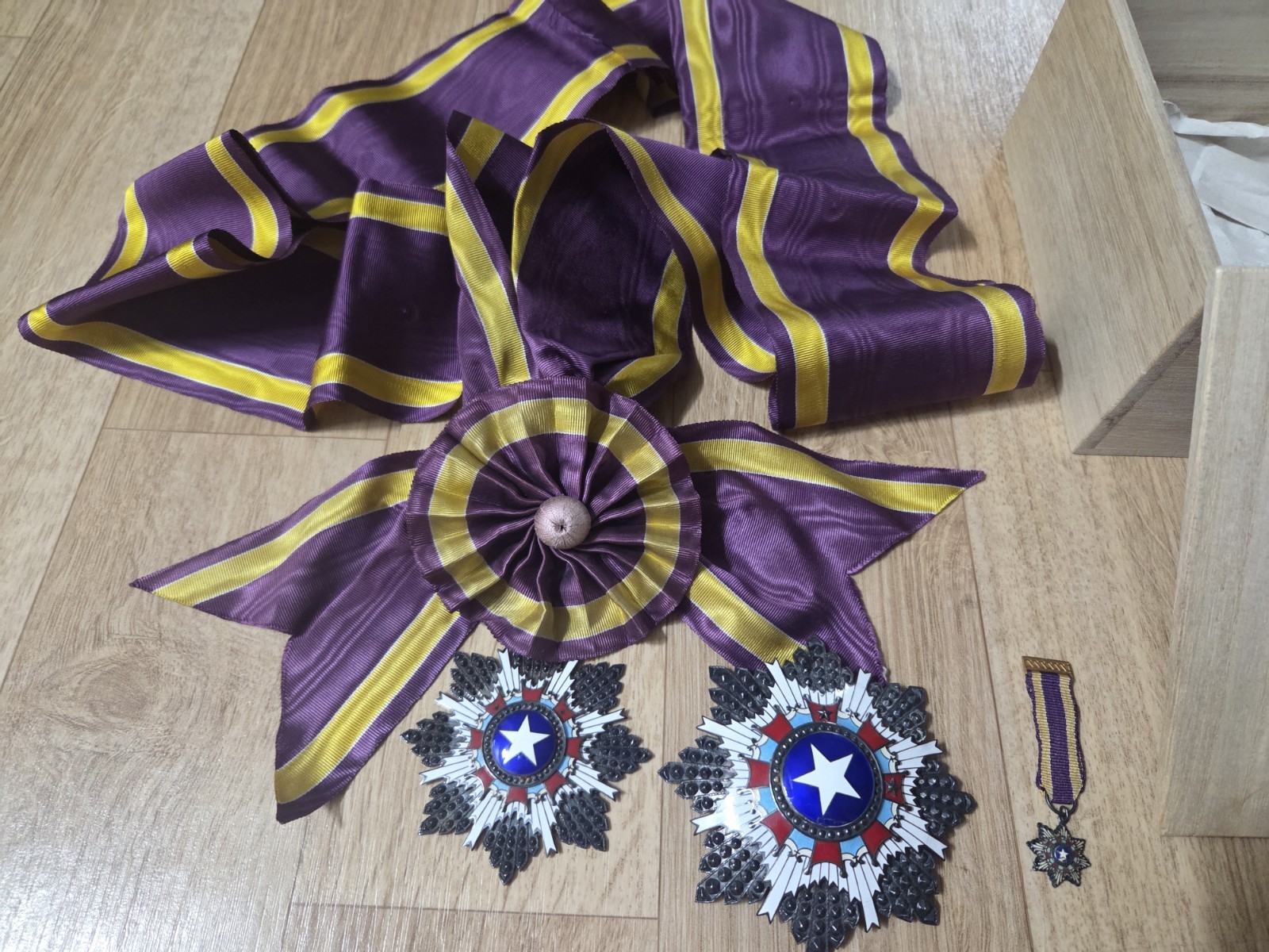 Vintage china order of brilliant star grand cross medal
