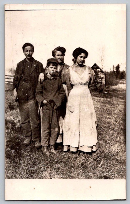 c1910 Family Portrait Goldendale Washington WA Owens RPPC Real Photo Postcard