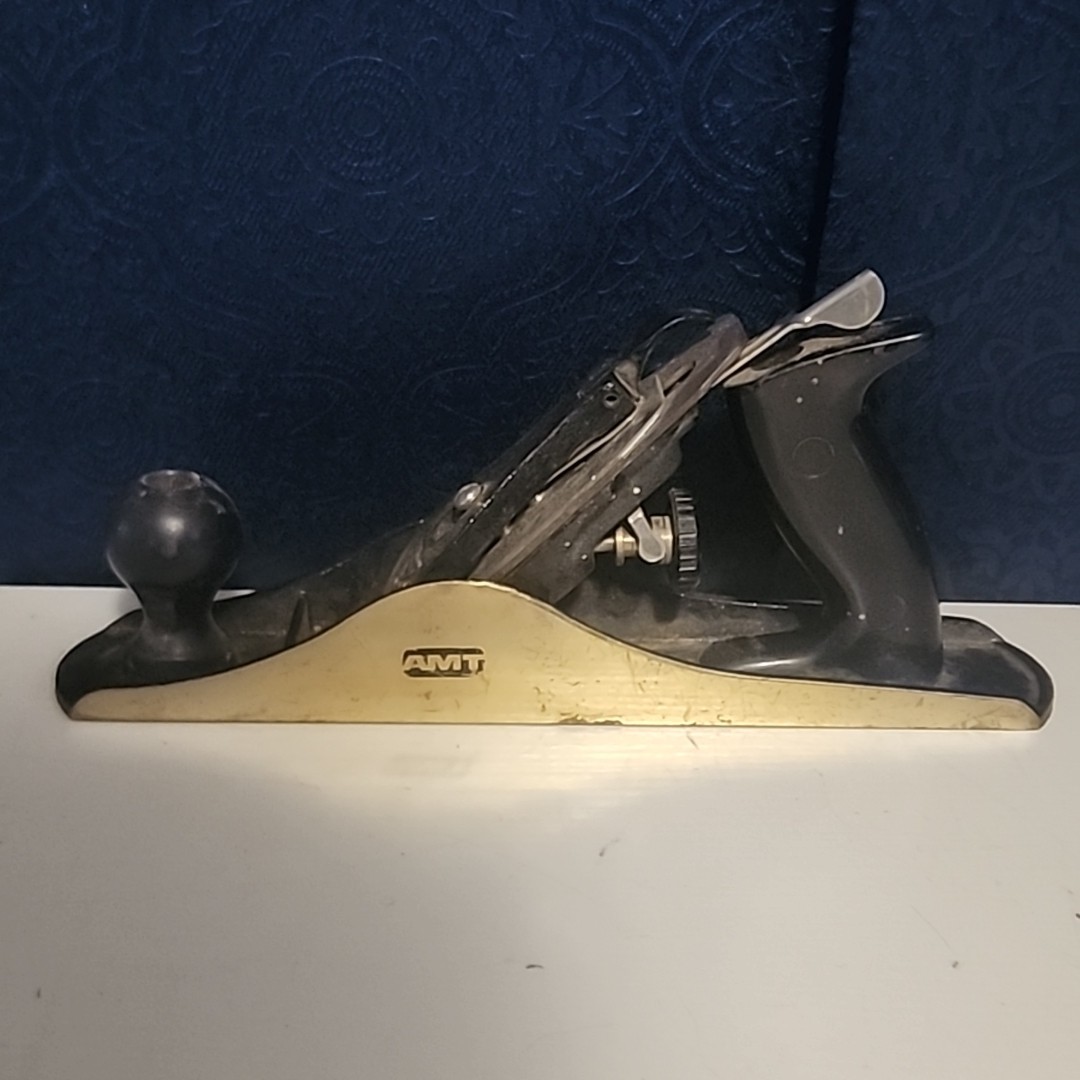VINTAGE AMT BRASS PLATED WOOD WORKING PLANE - 2 1/4 X 11 1/2”
