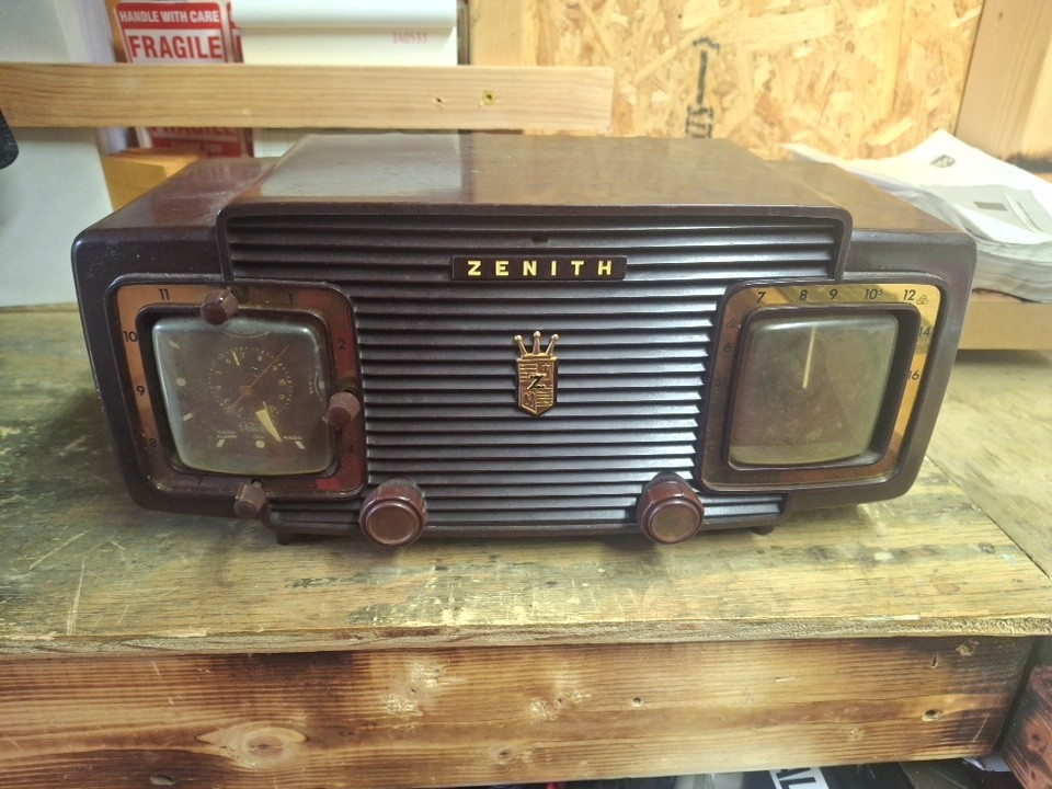 Rare Antique Zenith Vacuum Tube Radio Model L520 Alarm Clock
