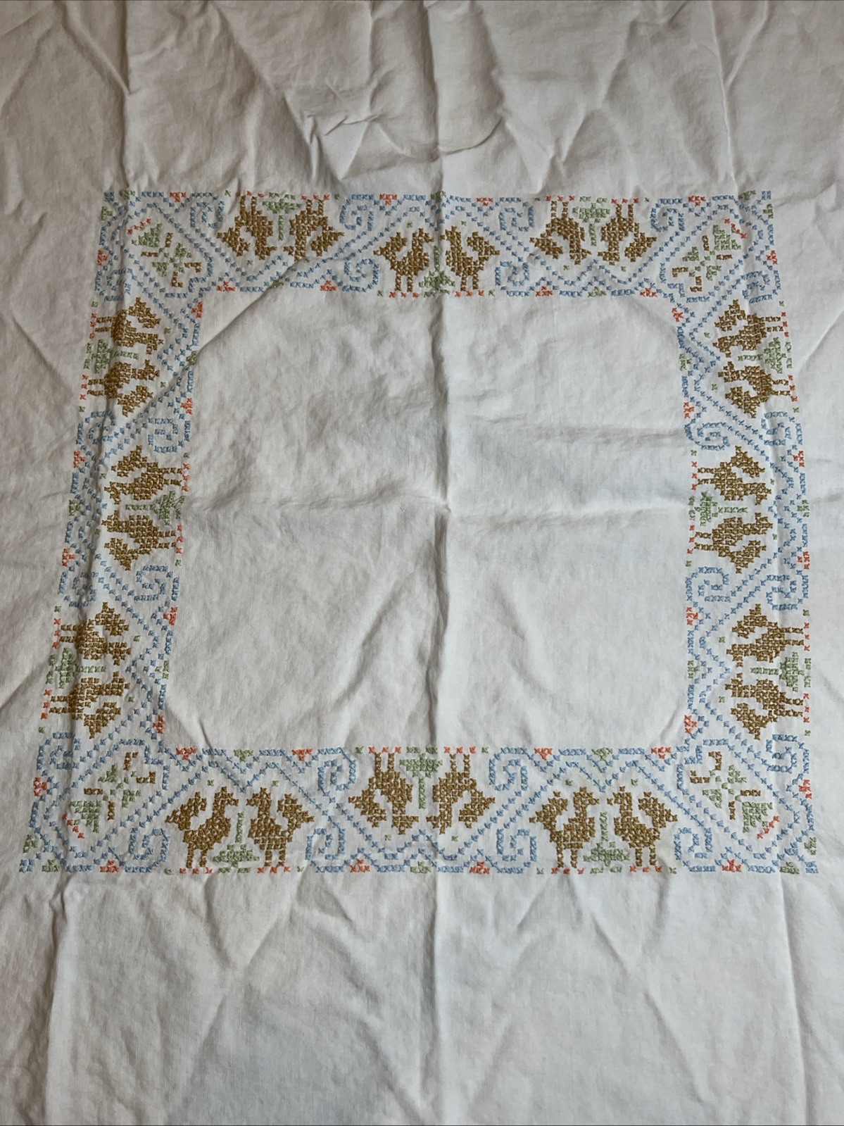 Vintage Linen Embroidered Roosters Tablecloth 39 X 40