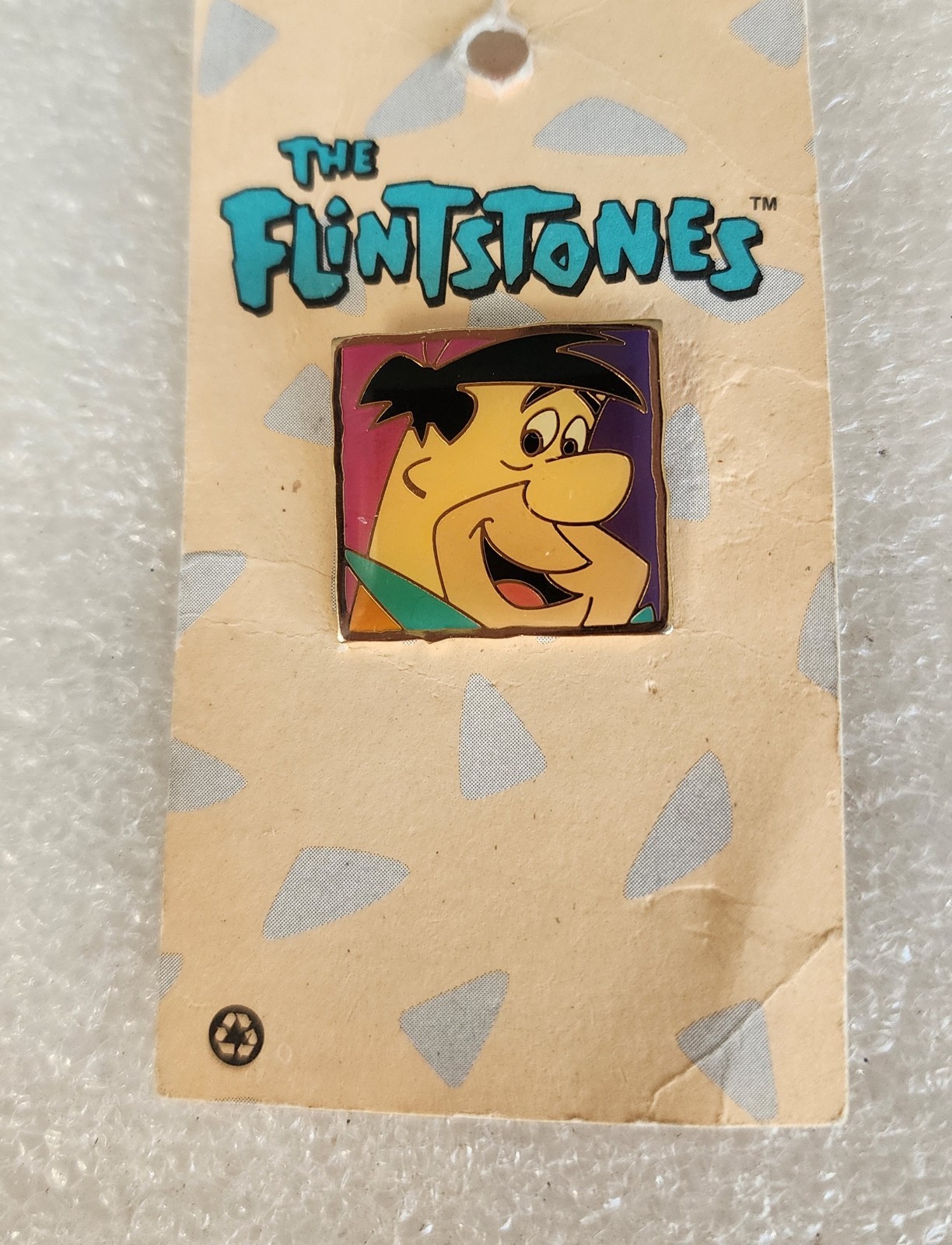 THE FLINTSTONES FRED FLINTSTONE HANNA-BARBERA  SILVER HEAD CLASP PIN FREE SHPG