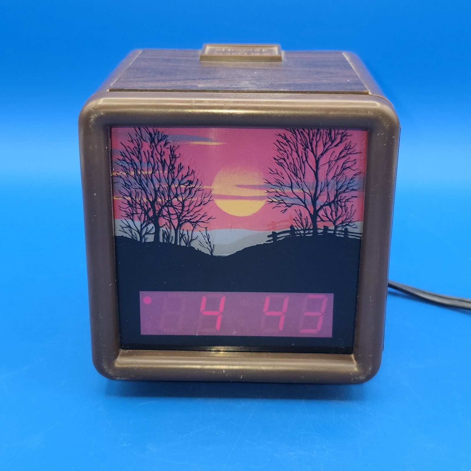 Vintage 1970\'s Spartus Lighted Sunrise/Sunset Clock L2 READ