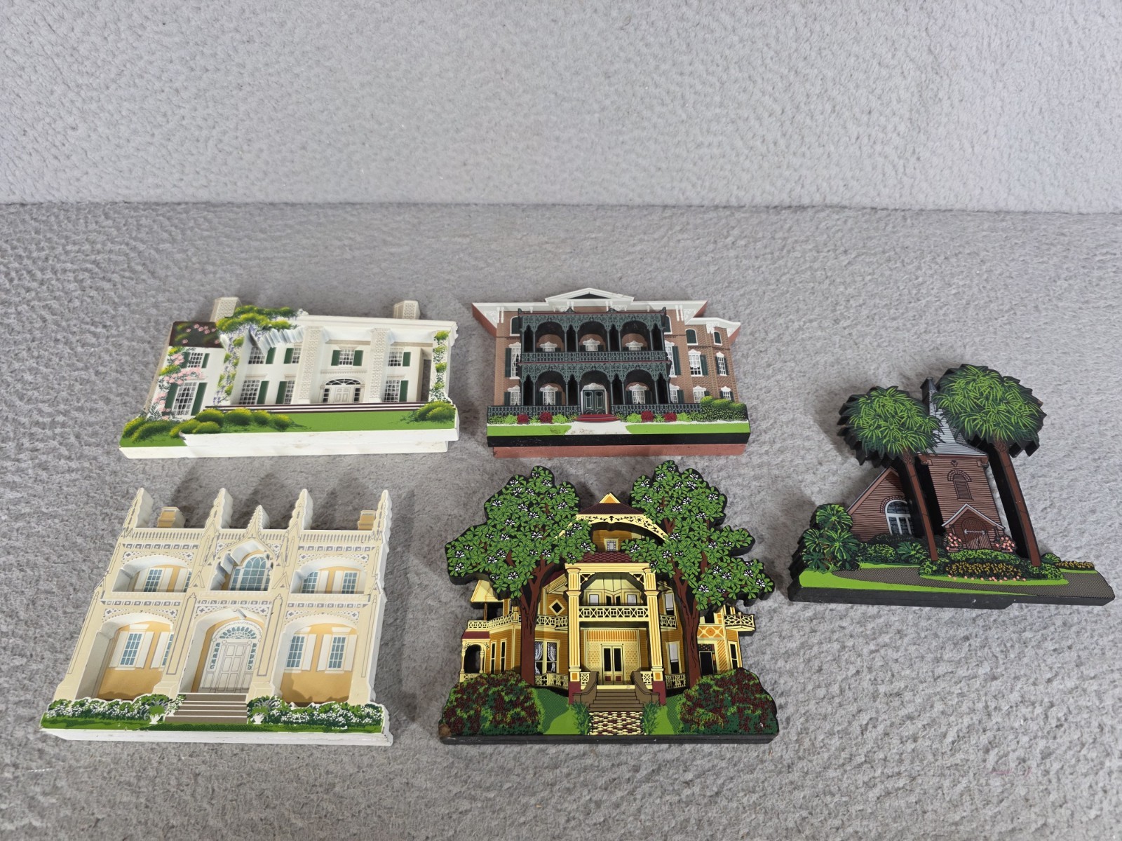 Lot of 5 Sheila's, House Shelf Sitters Lot Tara Wedding Cake House Faith Chapel