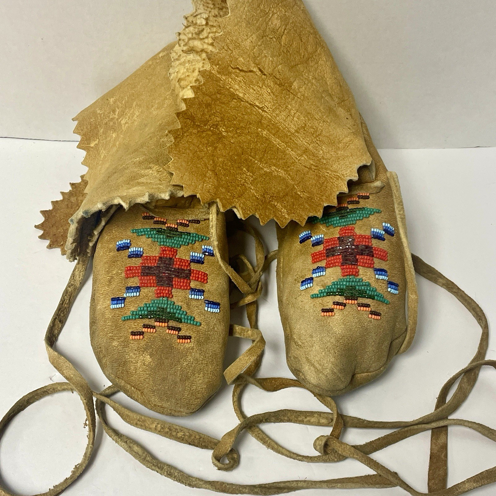Antique Southern Cheyenne Moccasins Turtle Beadwork Lane Stitch Soft Sole c.1900