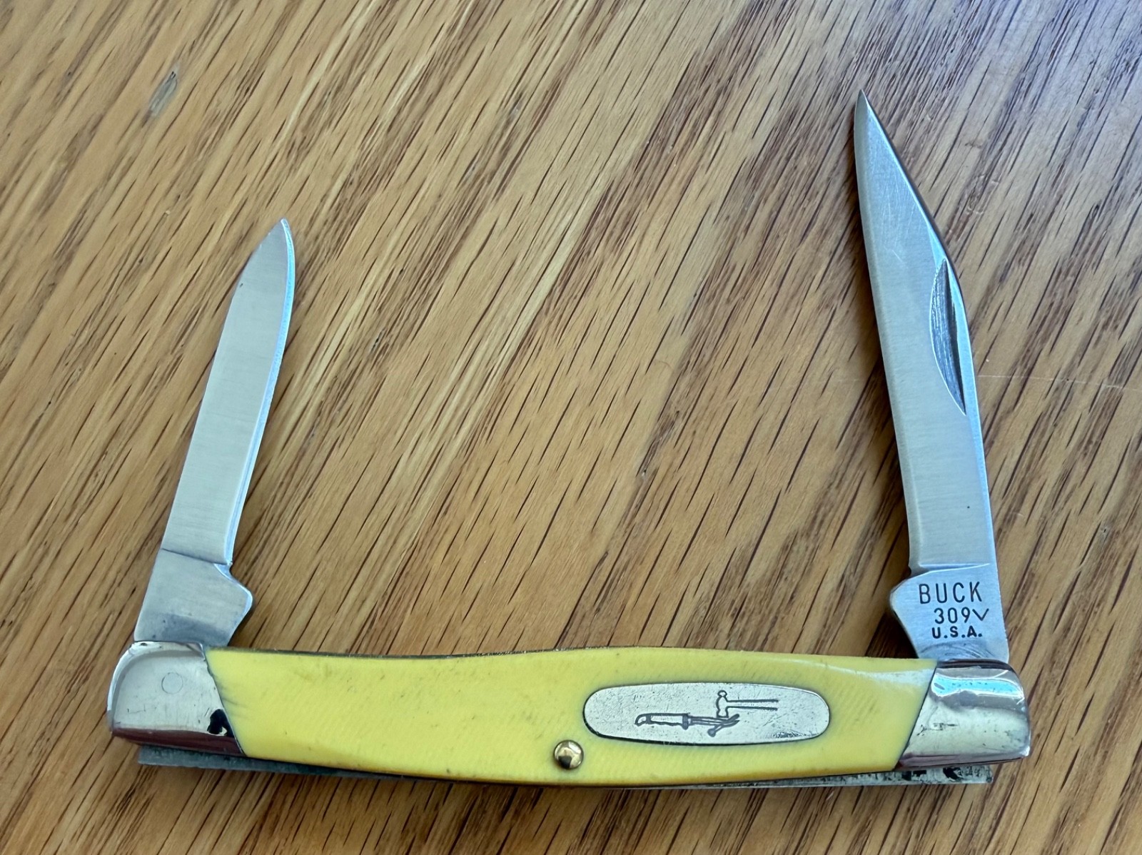 VINTAGE BUCK 309 YELLOW COMPANION KNIFE LIGHTLY USED      N32D