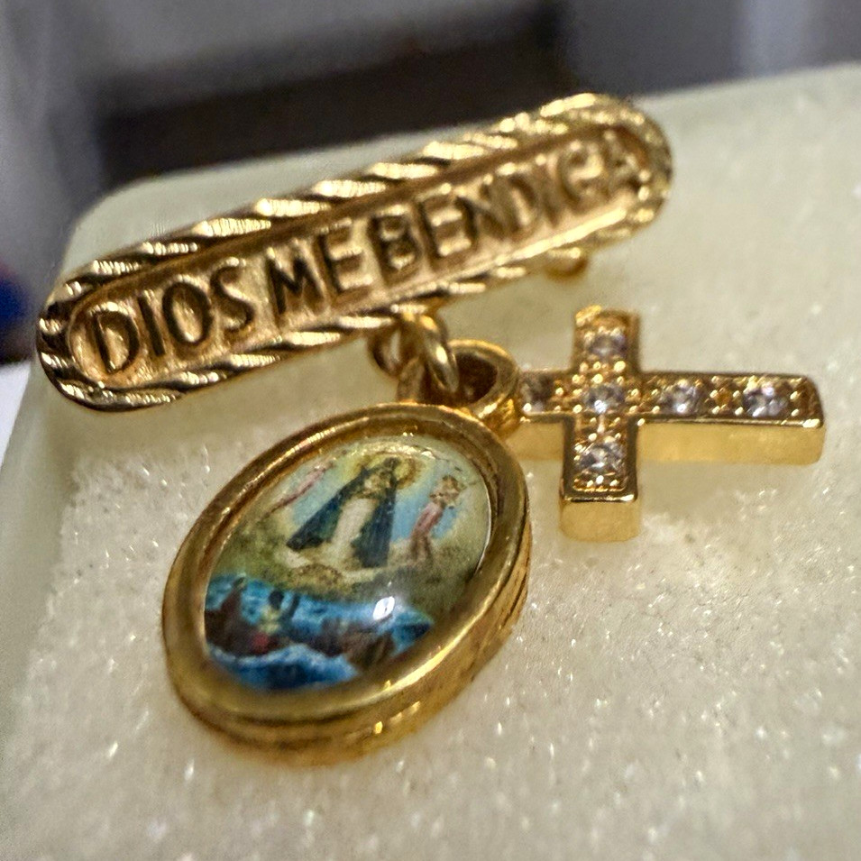 Gold Tone Dios Me Bendiga Bar Pin Brooch w/ Cross Charm Oval Medallion Dangle