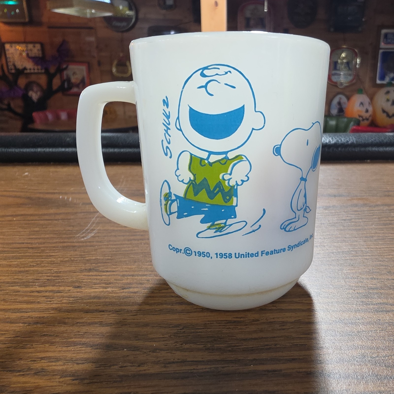 Vintage 1958 Peanuts Charlie Brown Milk Glass Mug Strangely Confident 