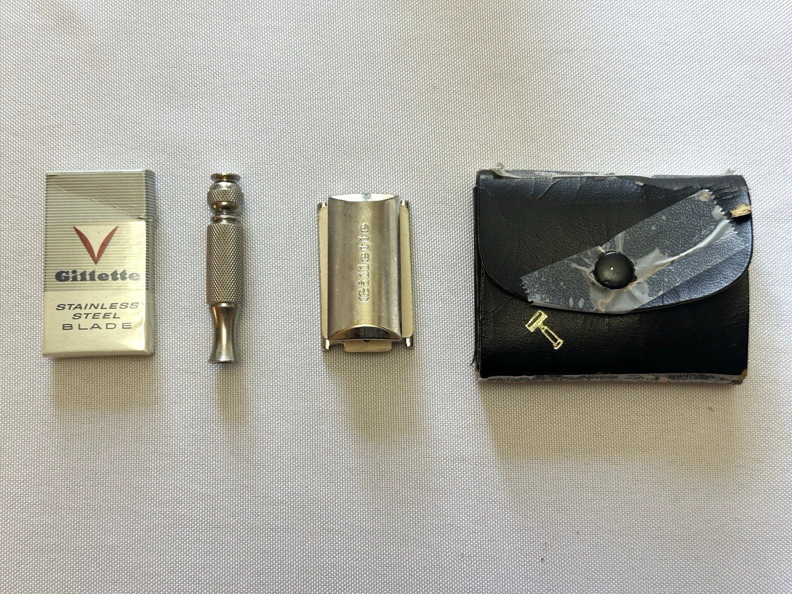 1960\'s Vintage Gillette Safety  Razor Travel Shaving Kit w/ Austrian Leather