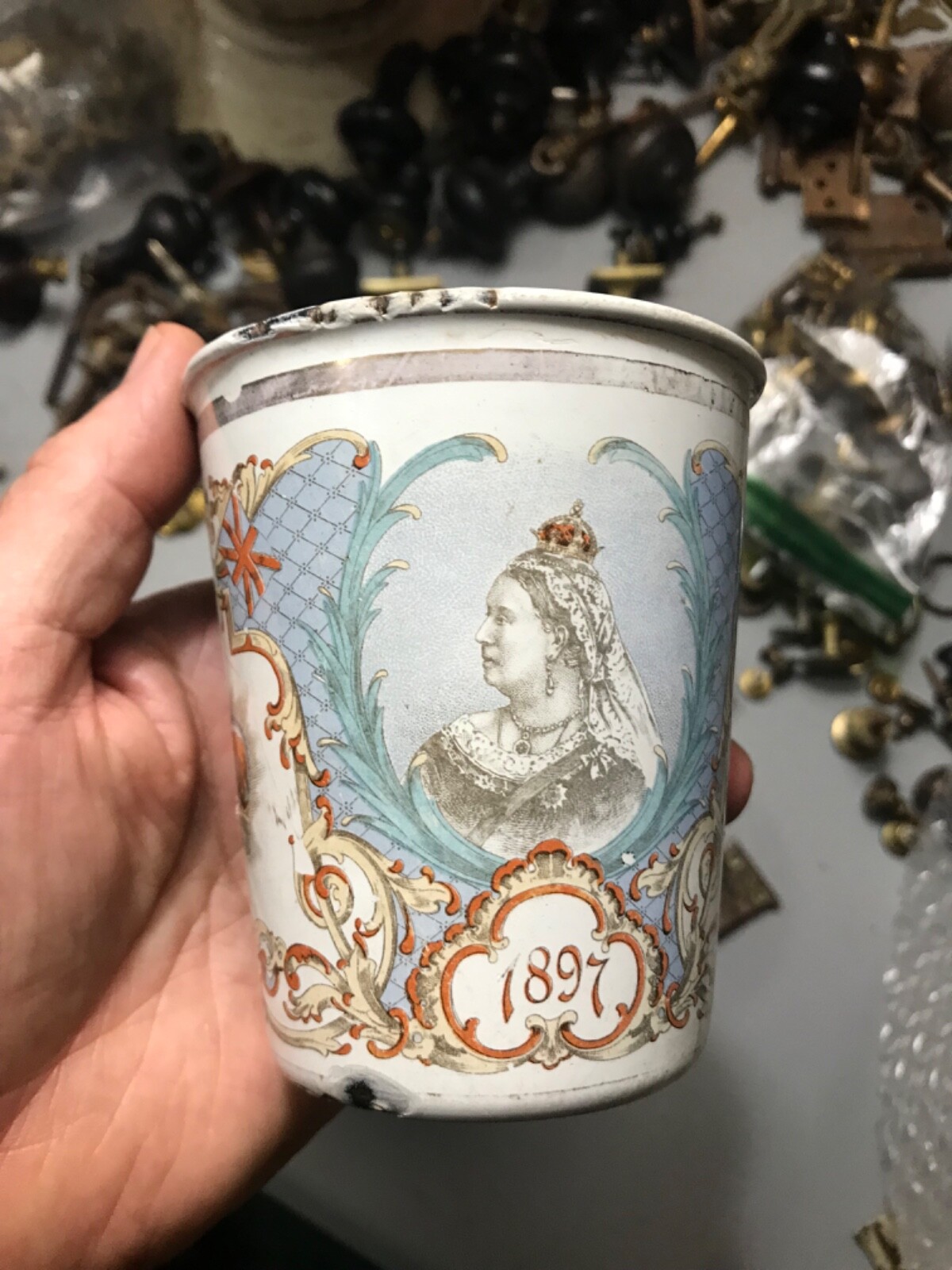 RARE 1897 CUP QUEEN VICTORIA JUBILEE 1837 RARE UNUSUAL GRANITEWARE ENAMELWARE