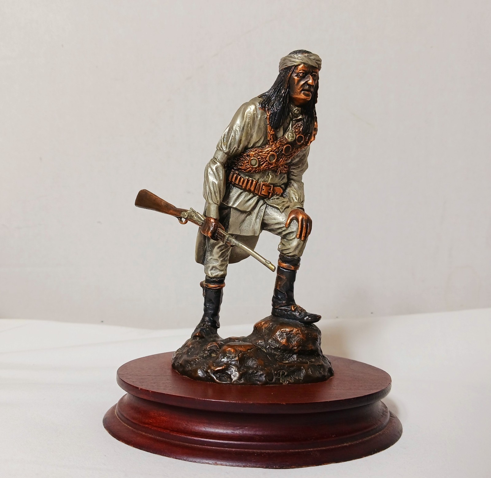 Legends APACHE SCOUT Native American Indian Figurine Payette 1989 Mixed Media