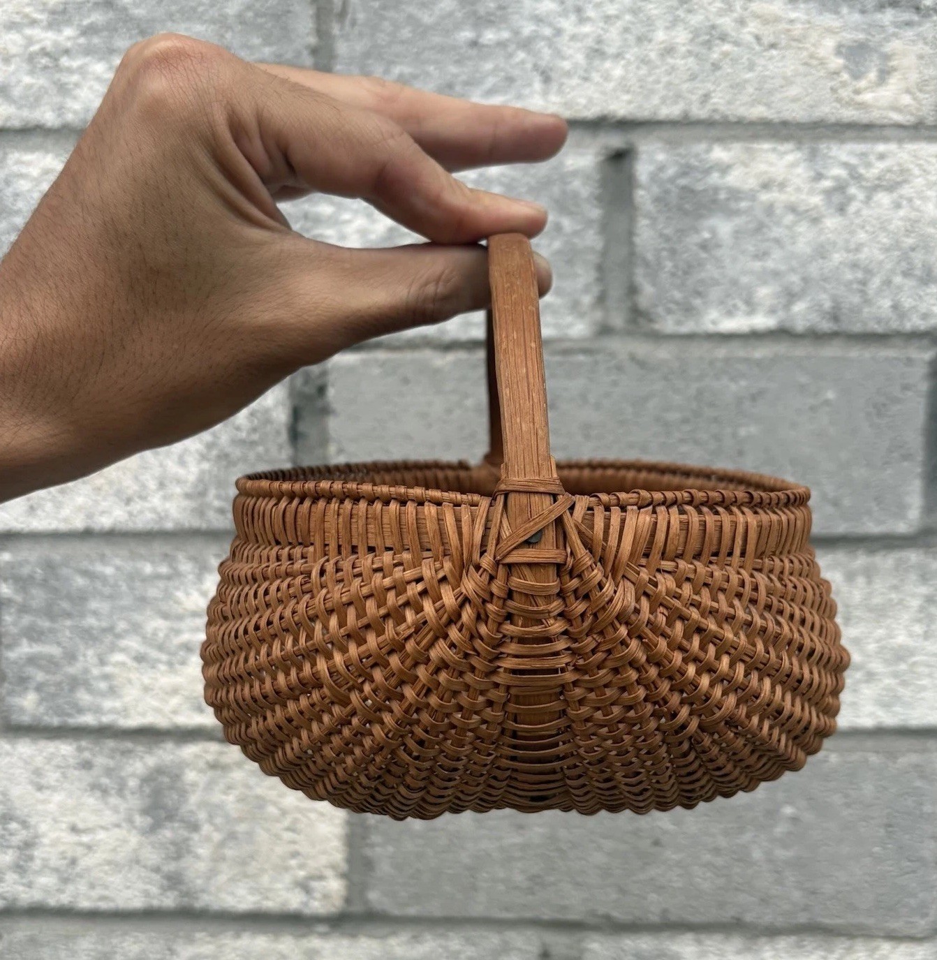 Antique VTG Miniature Buttocks Splint Tight Woven Egg Gathering Basket American