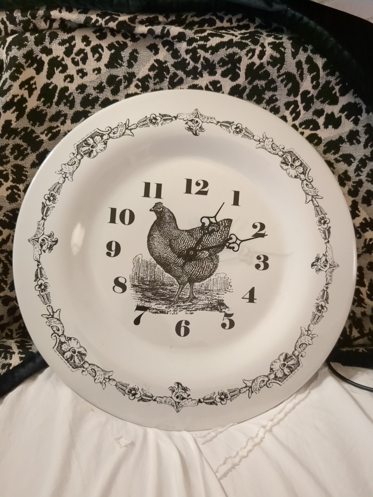 Vintage Ceramic Hen Click 14.5