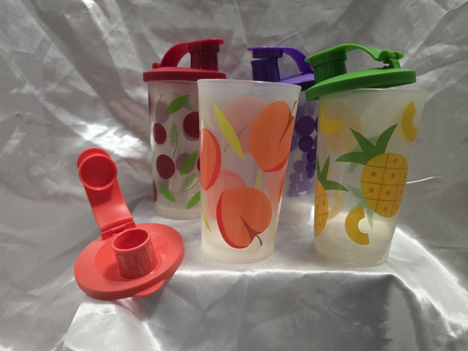 Tupperware Summer Fruit Season 4 Tumblers 12oz Flip Lids Discontinued 2009