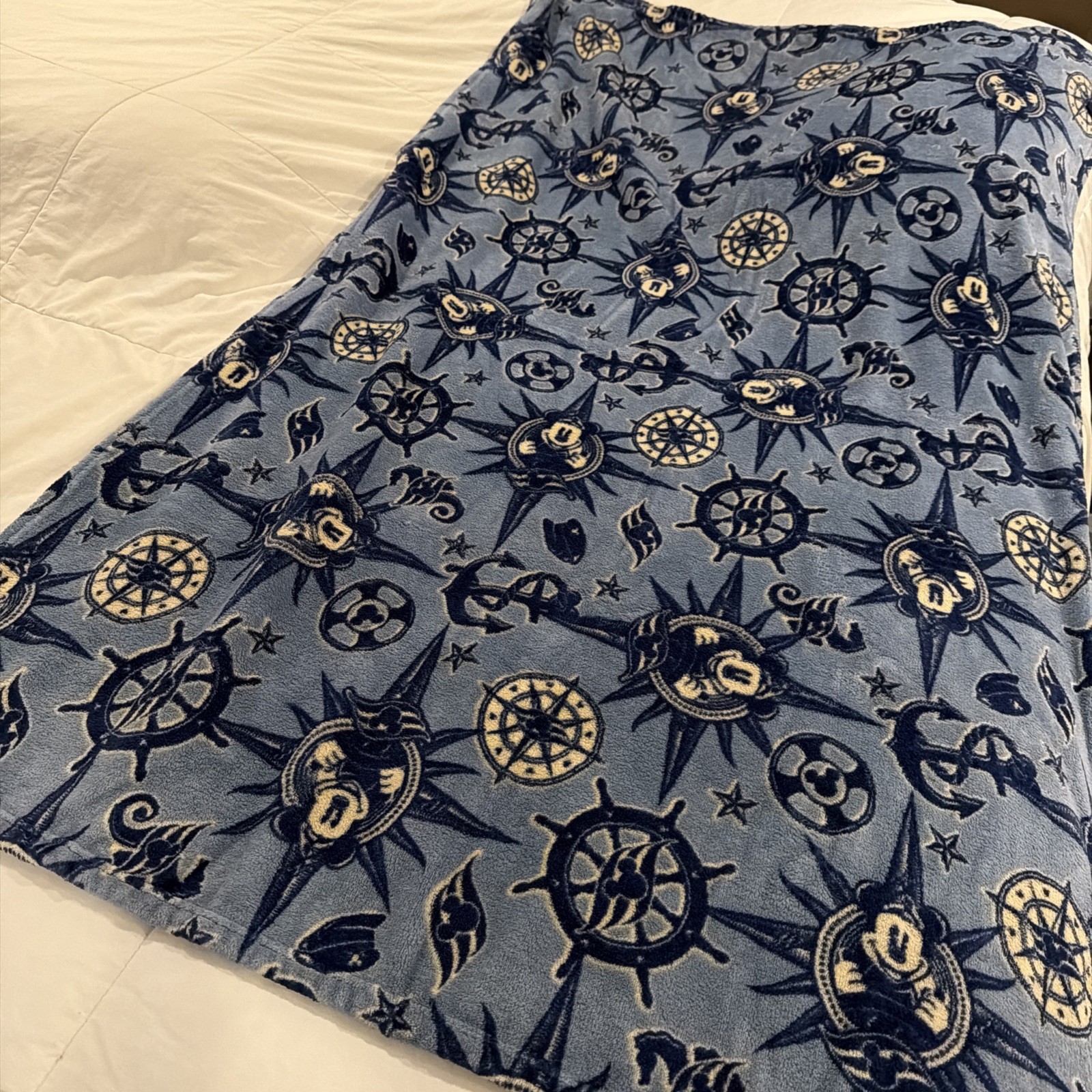 2014 Disney Cruise Line Compass Collection Mickey Mouse Nautical  Blanket 60x40