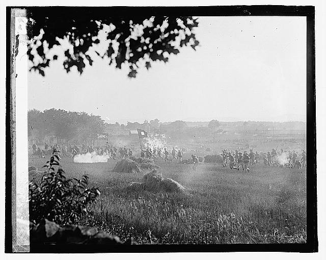 Gettysburg Pennsylvania 1922 Civil War Battle Reenactment Soldiers Cannon Smoke