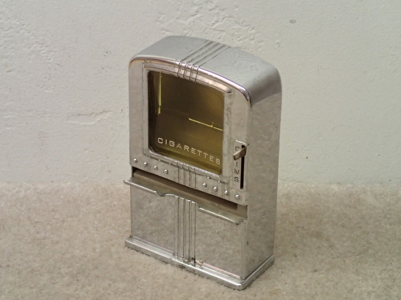 Lester Ware Vintage Art Deco Table Top Cigarette Dispenser Estate Item