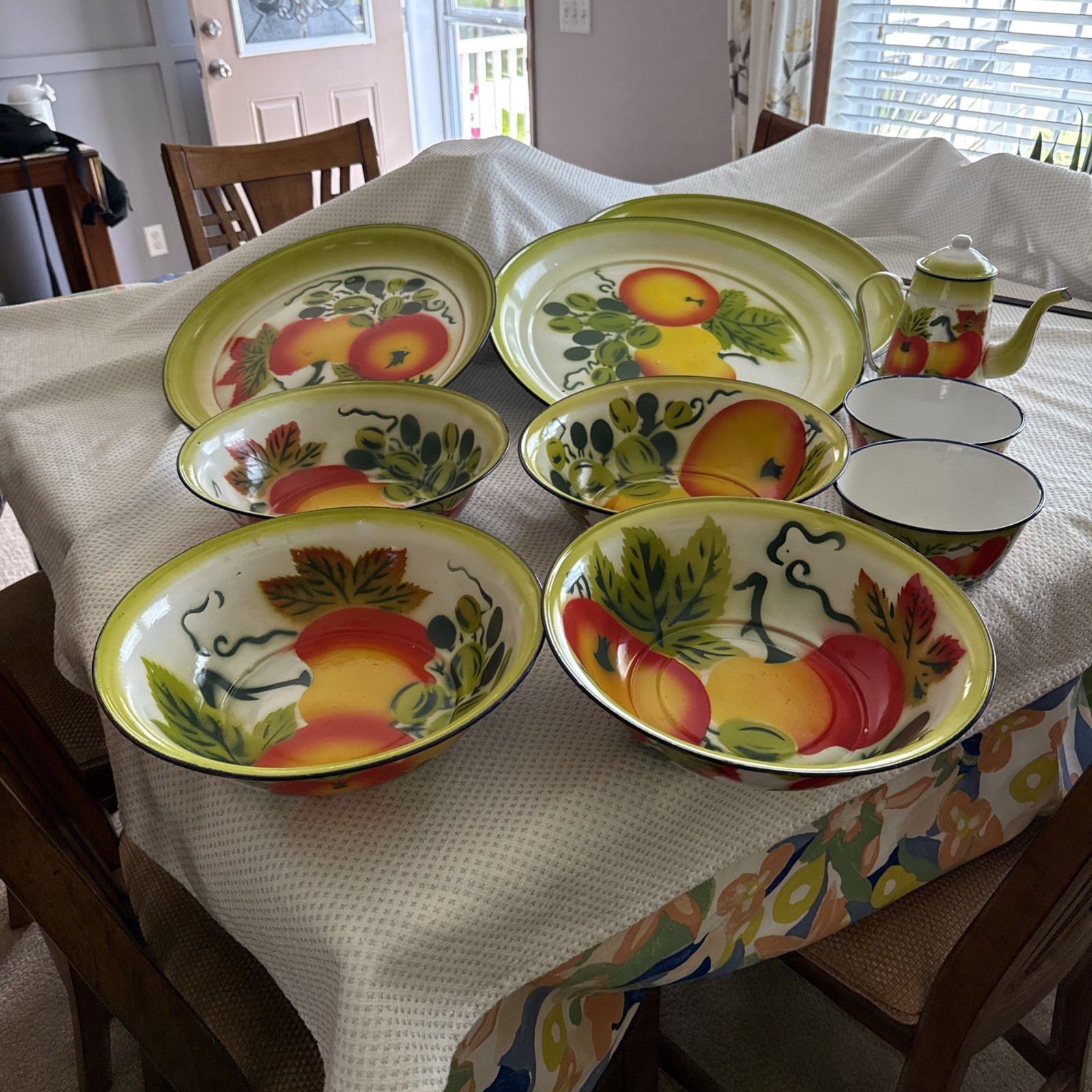 10 Pc VTG Fruit Design Enamelware Two Size Of Platters,Two Size Bowls, 1 Pot. ￼