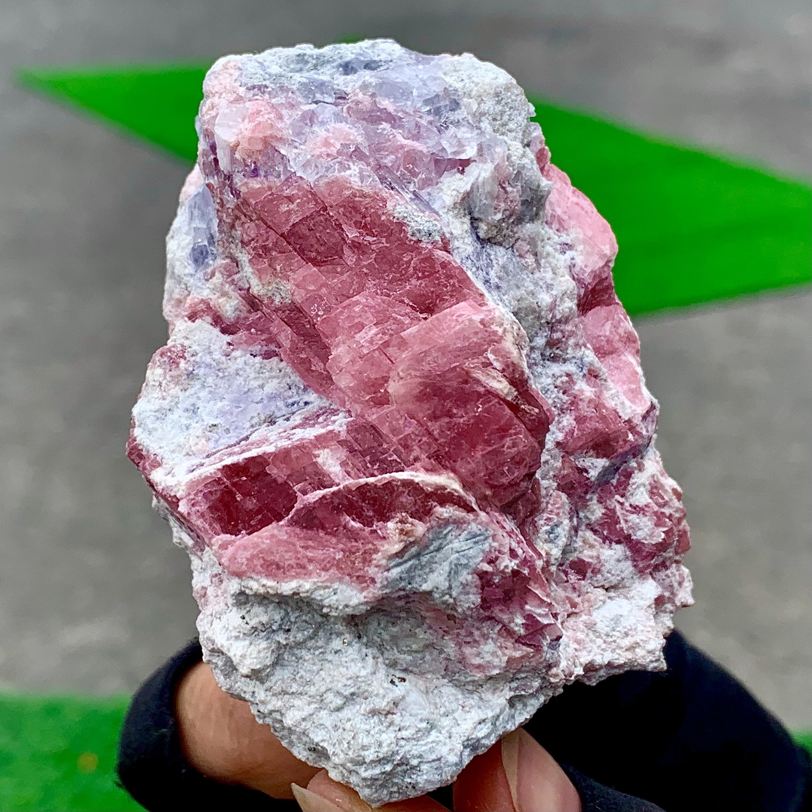 259G Natural rhodochrosite crystal mineral specimen healing - museum Grade