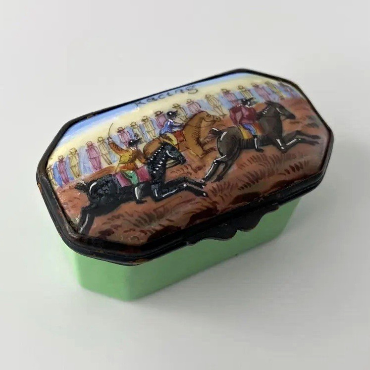 Antique Bilston Enamel Snuff Box 19th C Horse Racing Jockeys Hand Painted Patch