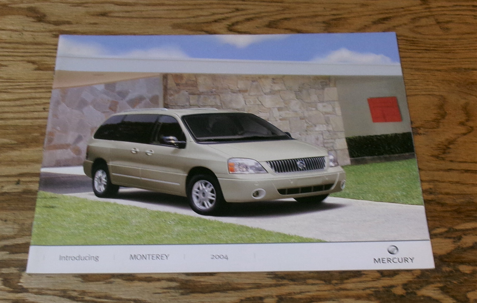 Original 2004 Mercury Monterey Deluxe Sales Brochure 04