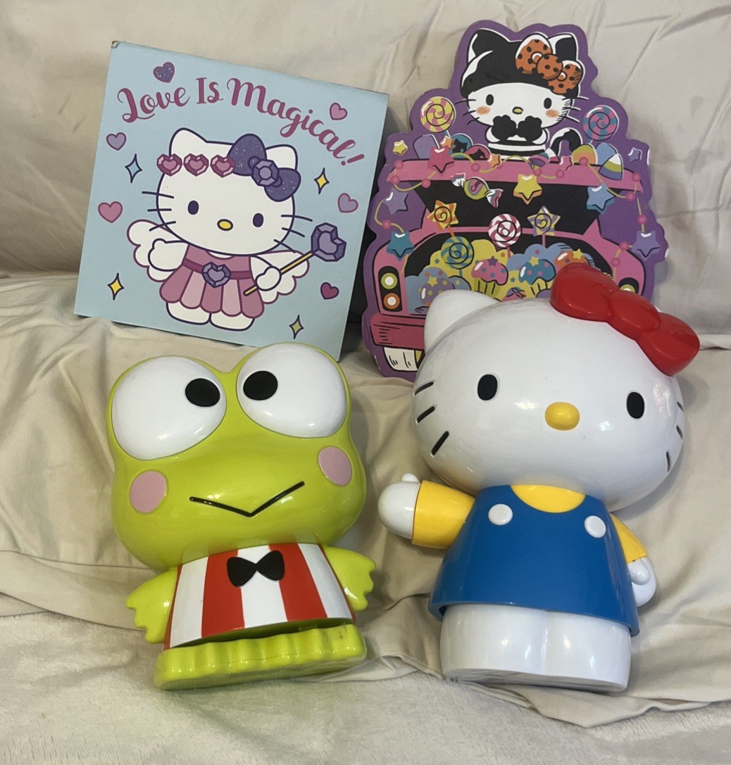 Sanrio Keroppi 6” & Hello Kitty 8” Dancing Figure  Both Work 2002 & 2 Wooden Lot