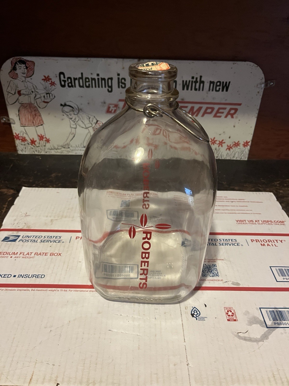 Rare Vintage Roberts Dairy One Gallon Milk bottle Metal Handle Omaha Ne