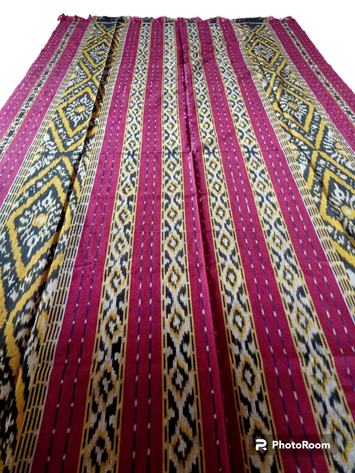 TENUN IKAT ETHNIC HANDWOVEN TEXTILES INDONESIA FOR BLANKET HOME DECORATION T8
