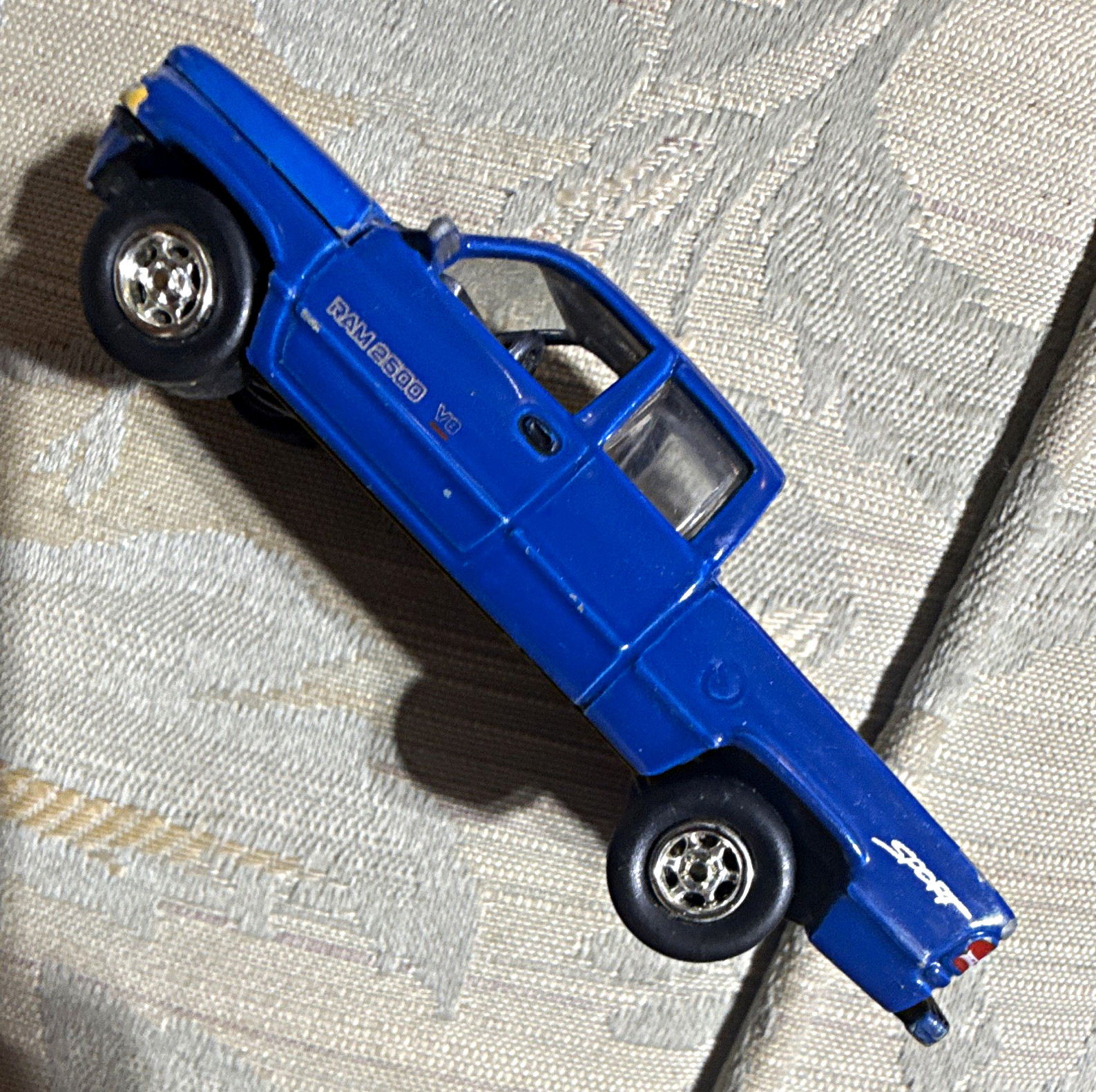 Johnny Lightning Dodge Ram 2500 V8 Sport Blue Pickup Truck 1:64 Diecast