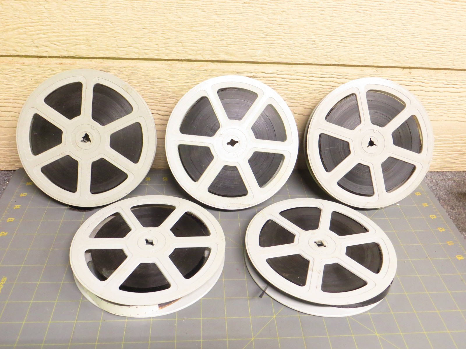 Lot 8MM HOME MOVIE reels ASIS No idea what in it Attic Find mystery Vintage GP