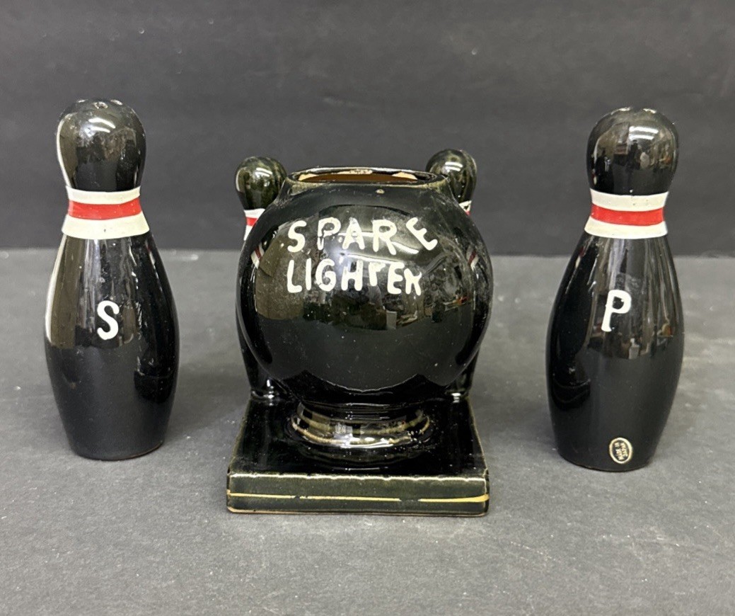 Vintage Japan Black Bowling Pins Salt & Pepper Shakers Bowling Ball Set 1949