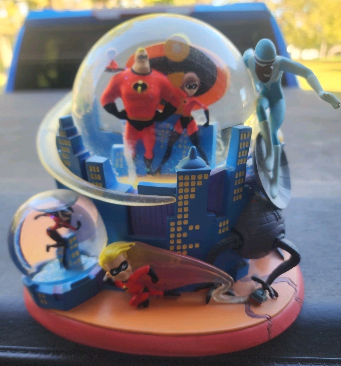 Disney Pixar Snow Globe The Incredibles Light Up Snow Globe 7 1/2\'\' 