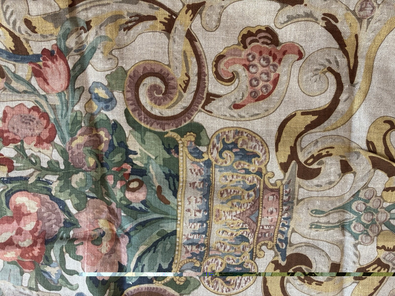 2 Yardas  Scalamandre fabrics -Baroque Floral Canvas-Printed - 100% Linen-