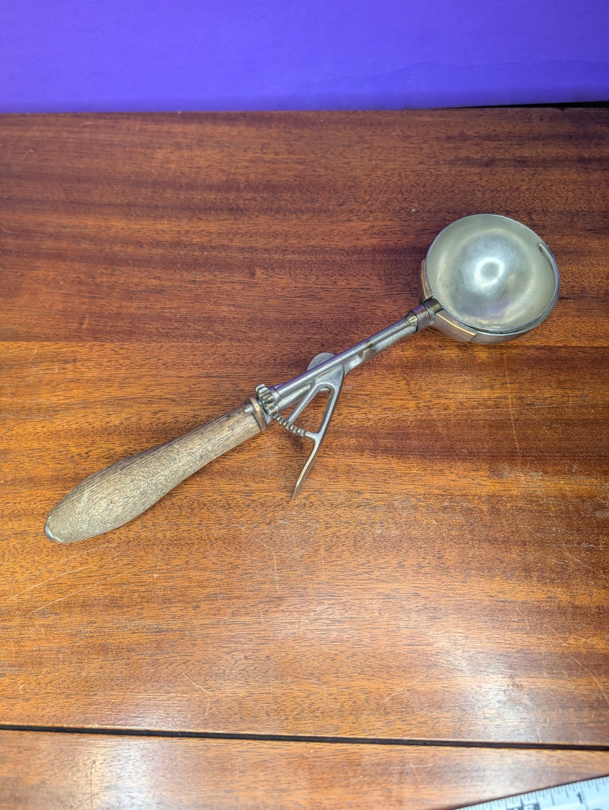 Vintage Gilchrist Ice Cream Scoop #31 Wood Handle Antique Size 10