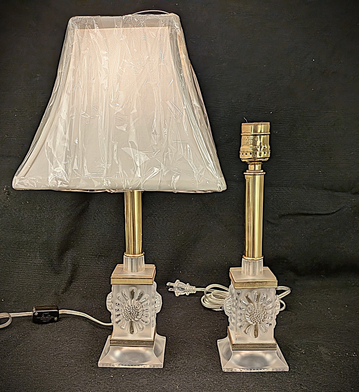 Pair of Vintage Lalique 1970s Frosted Crystal Lamps with Lampshade