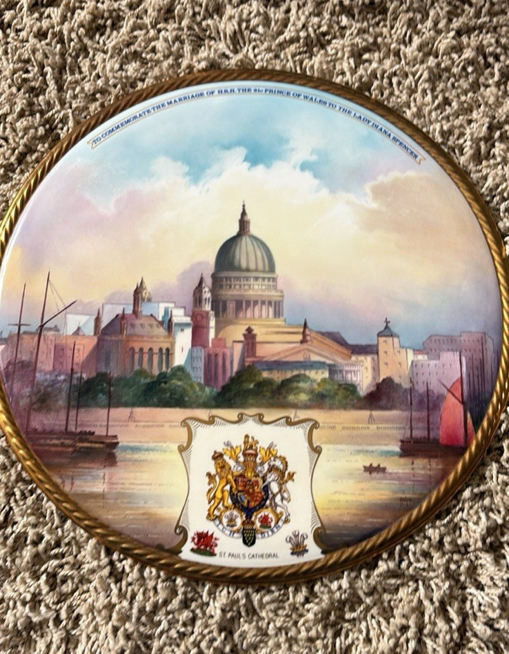 Wedgwood Collector Plate St. Paul's Cathedral Wedding 1981 Charles Diana