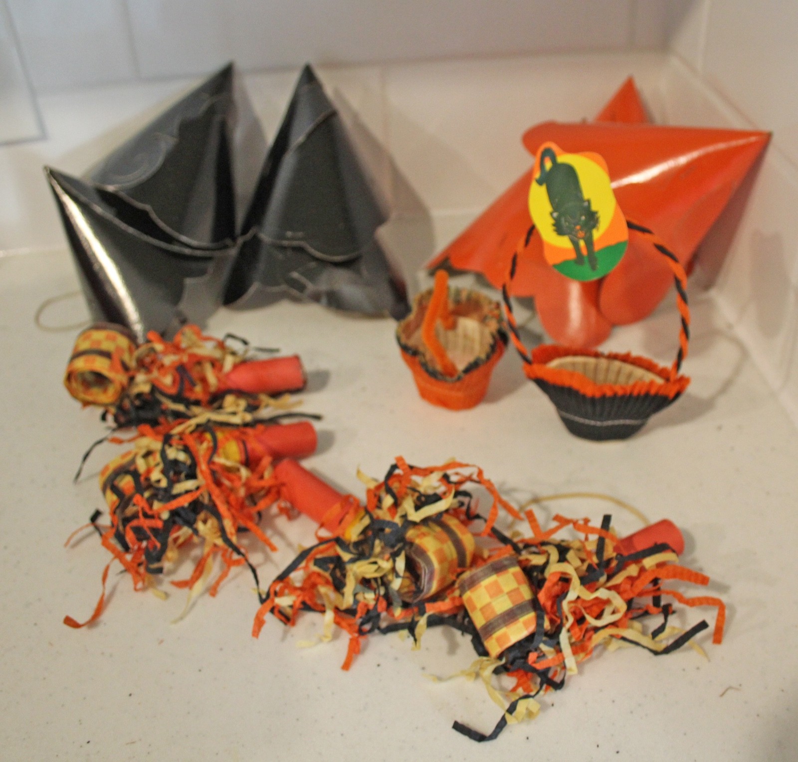 Lot VNTG Halloween Party Hats Noisemakers & Nut Cups