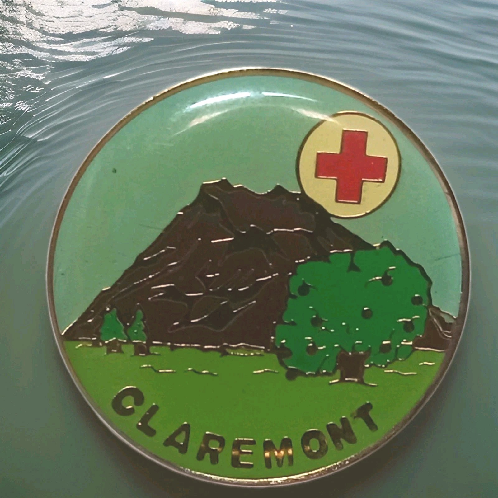 Vintage 1980's Claremont Calf CROSS  LAPEL Hat Pin Mountains Estate B4