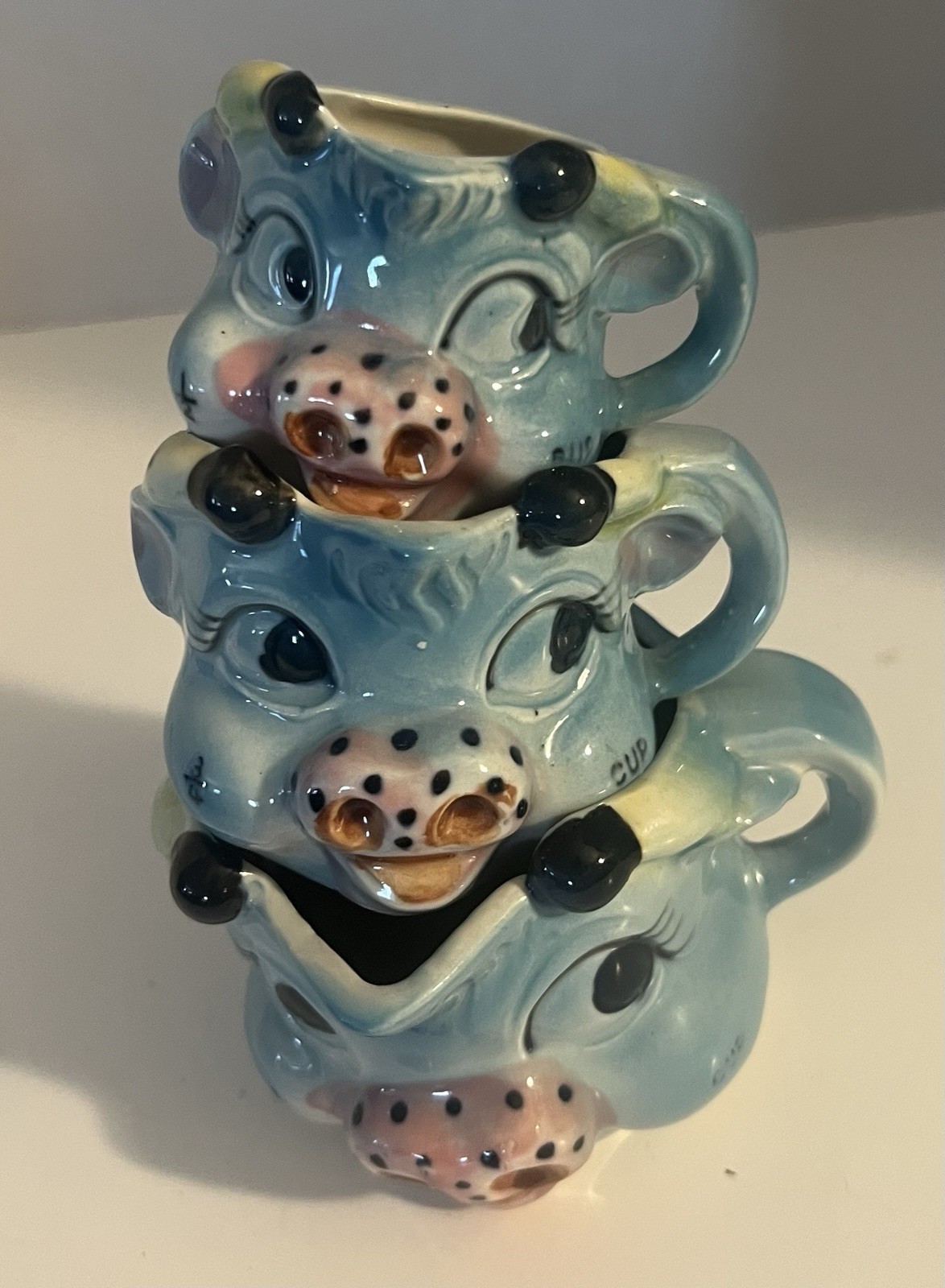 Vintage Betson's Cow Measuring Cup Set Of Three Blue  Original Foil Sticker