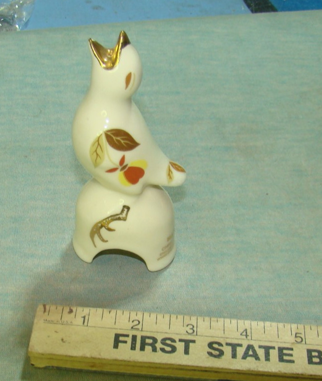 Hall Autumn Leaf Jewel Tea China Specialties Hot Oven Pie Bird, Has Chip on Lip
