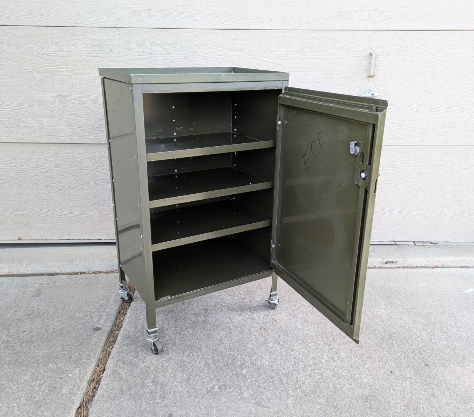 Vintage LYON Industrial Steel Machinist Rolling Tool Storage Cabinet Army Green