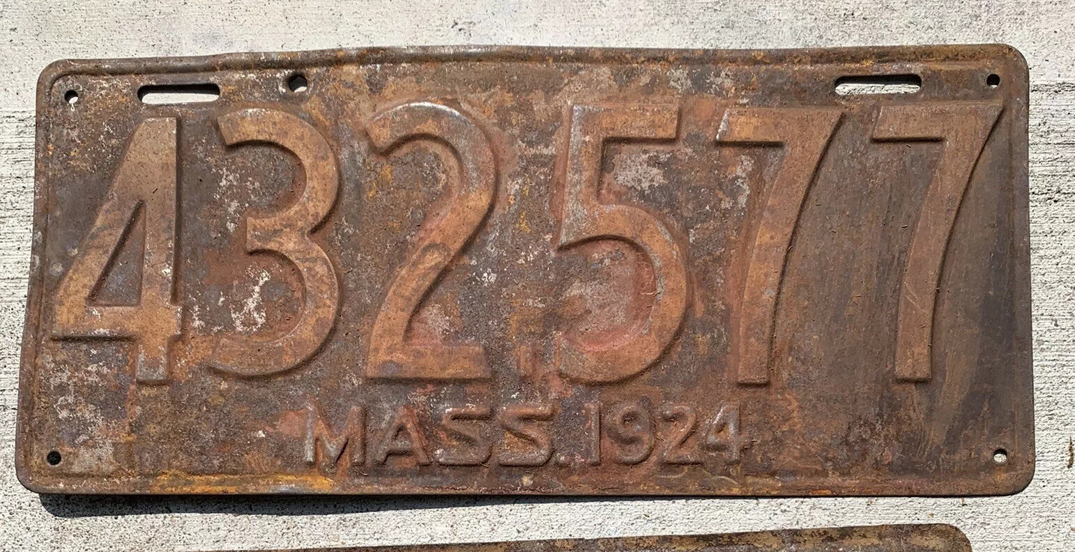 RUSTIC 1924 MASSACHUSETTS LICENSE PLATE #432577
