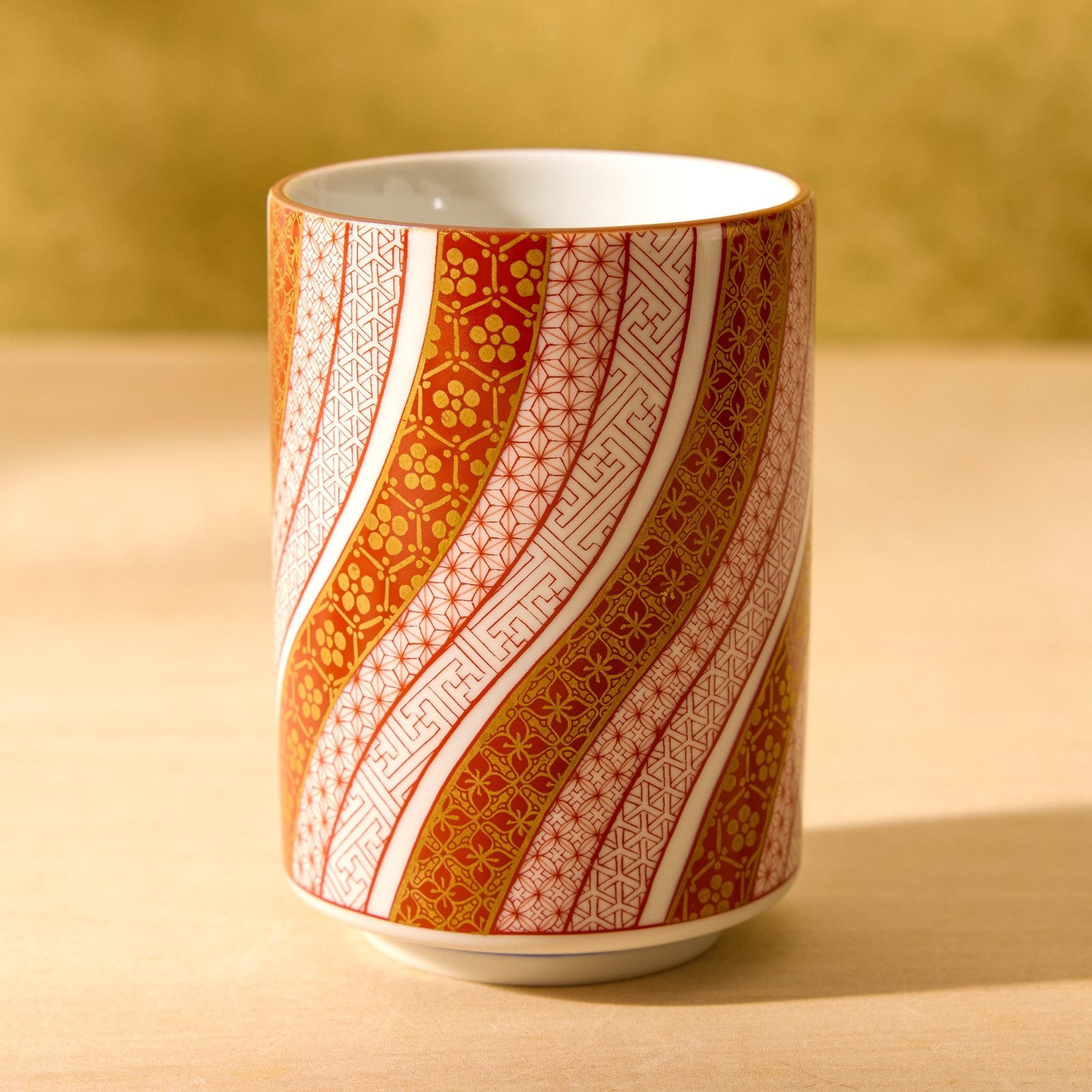 Japanese Kutani Style Akae Tea Cup New