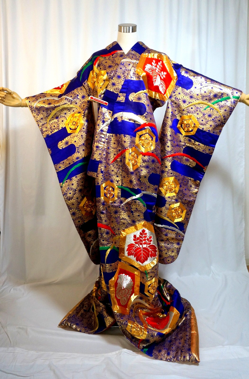 Japanese kimono,UCHIKAKE,Wedding Robe,Gold foil/thread,Deep Blue,L5'10