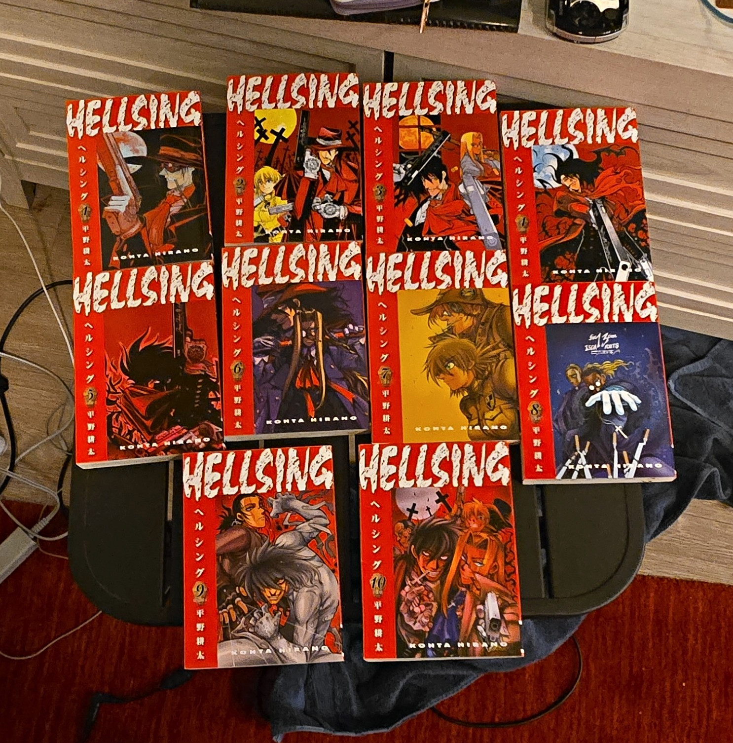 Hellsing Manga Comic Book Lot - Series by Kouta Hirano (Writer/Cover Artist)