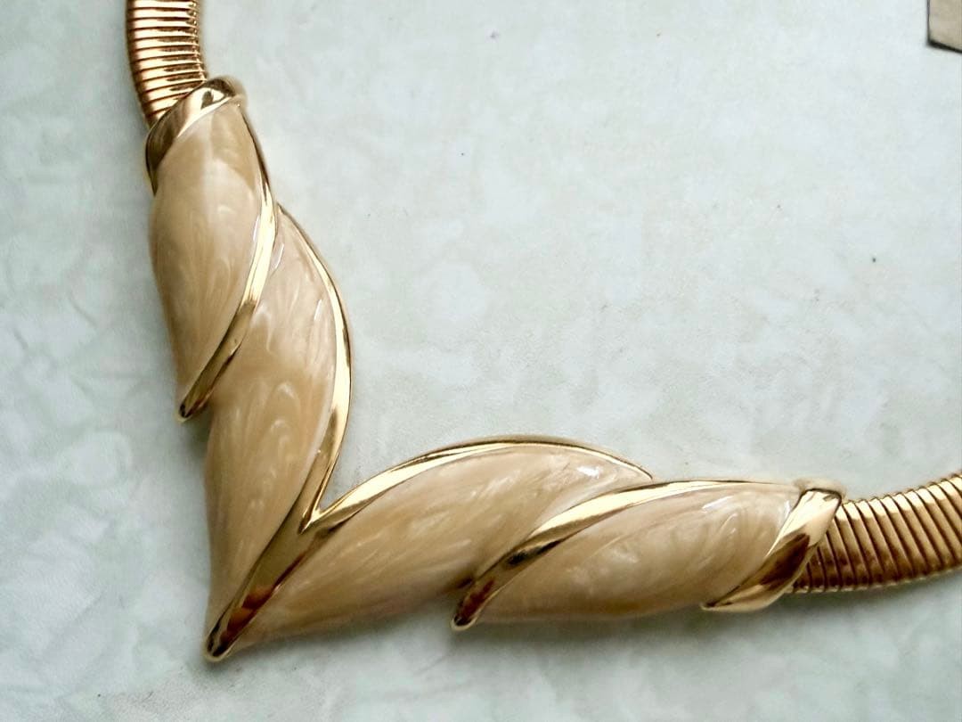 Napier Vintage Beige Gold Enamel Necklace, Unique Design, 40cm Length