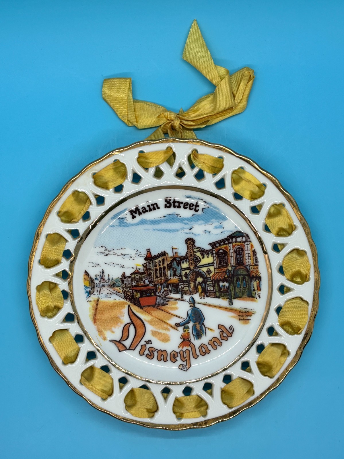 Rare ASI Eleanore Welborn Disneyland “Main Street” Ribboned Plate – Very Nice