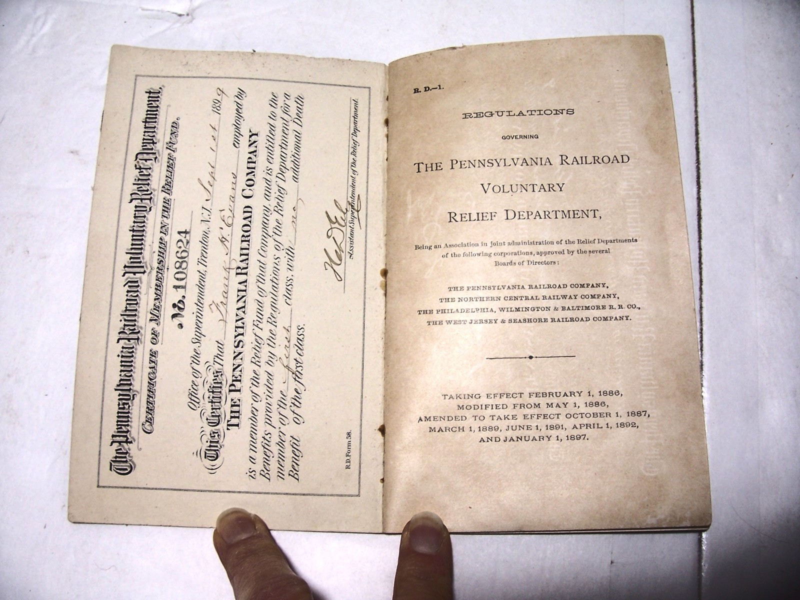 1897 VTG PENNSYLVANIA RAILROAD VOLUNTARY RELIEF REGULATIONS BOOK &  CERTIFICATE