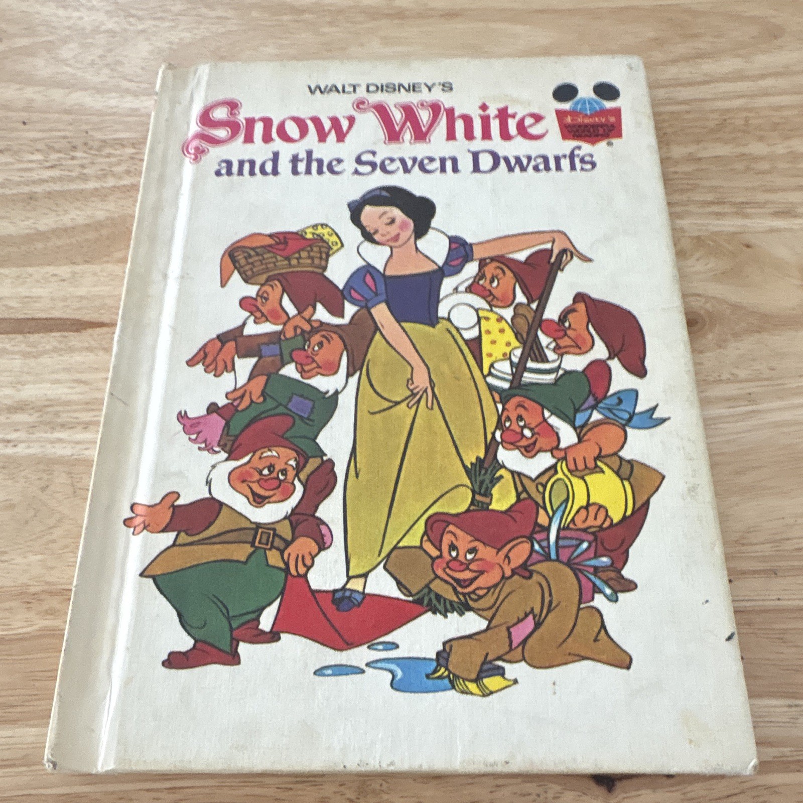 Walt Disney’s Snow White And The Seven Dwarfs Random House Reading