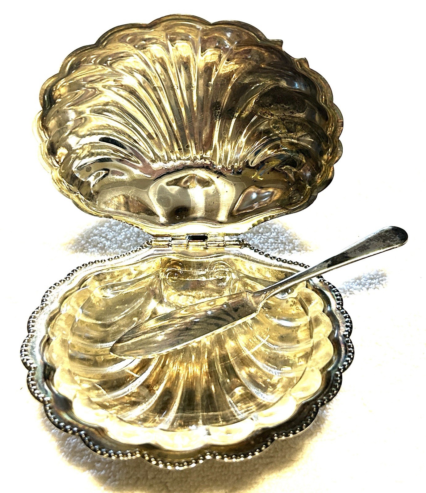VTG Sheffield England Silver Plated Clam Shell Butter Dish Glass Insert Knife